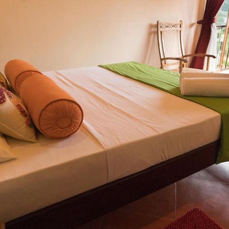 Aronka Homestay Kandy Ngoại thất bức ảnh